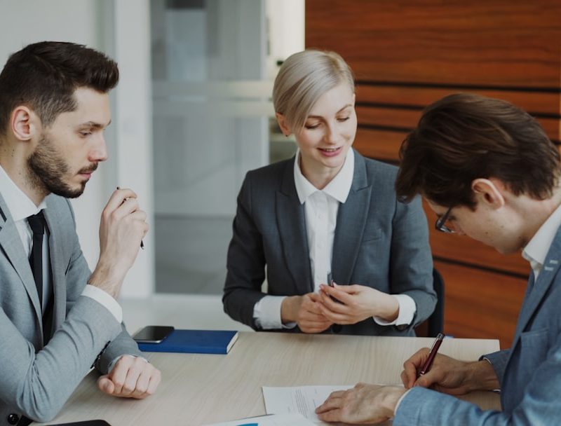 Garantie légale entre professionnels : B2B vs consommateurs